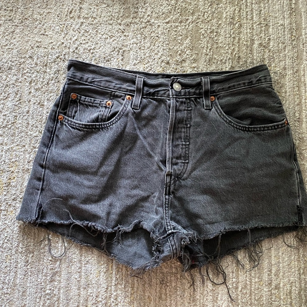 501 levi's black denim shorts